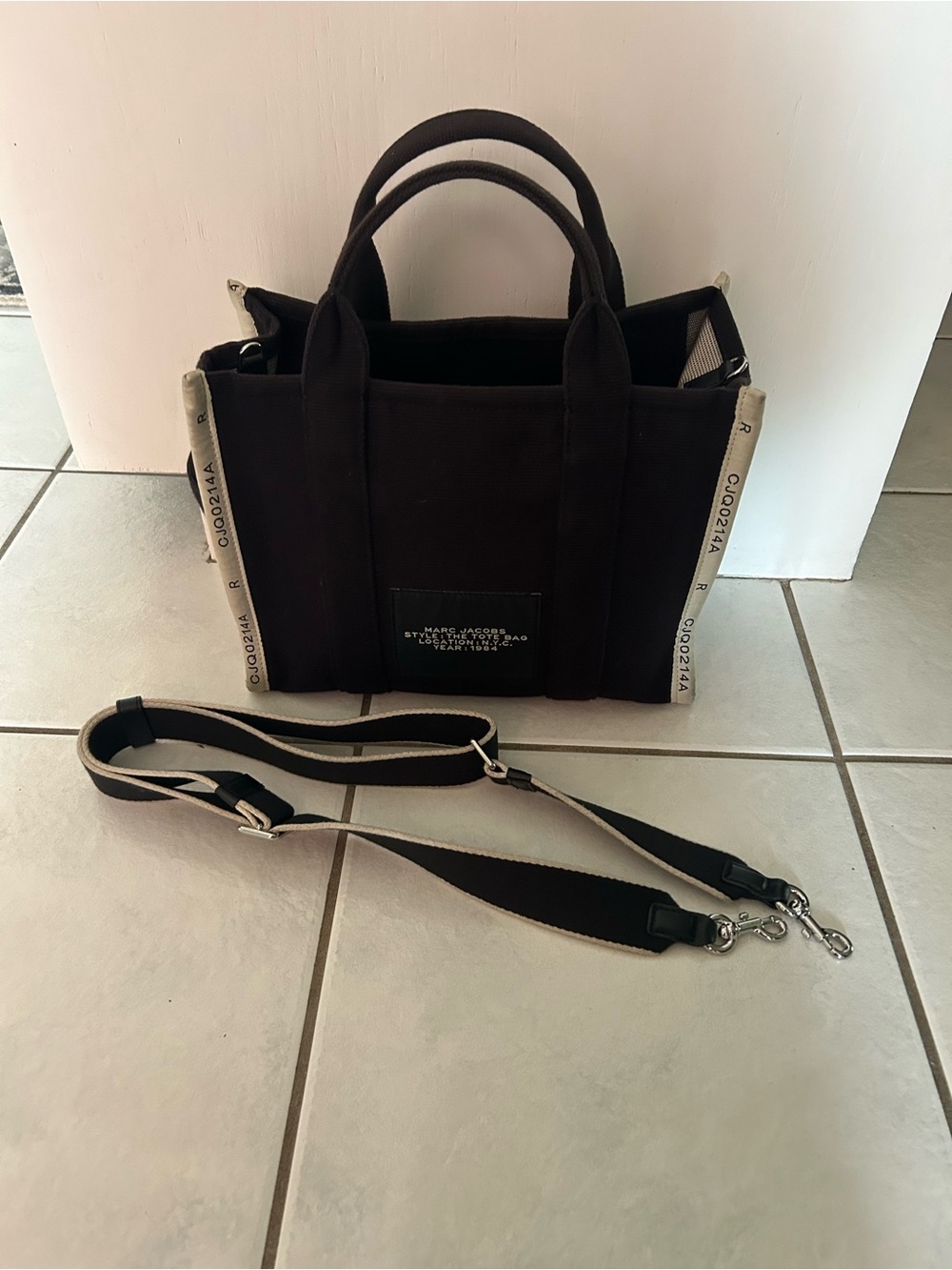 Marc Jacobs THE JACQUARD MEDIUM TOTE BAG - Picture 2 of 7